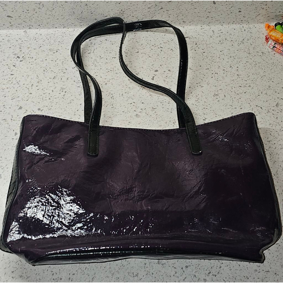 2 Guess Purses - Picture 4 of 4